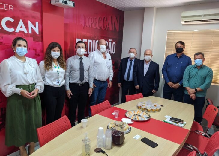 Direção do BRDE visita Hospital do Câncer de Cascavel que recebe R$ 558 mil em recursos