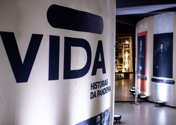 Com apoio do BRDE, exposição mostra histórias da pandemia na Arena da Baixada até dia 30