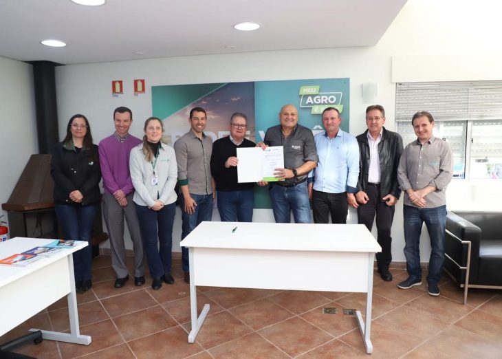 BRDE e Cooperativa Água Santa firmam parceria para beneficiamento e armazenagem de grãos