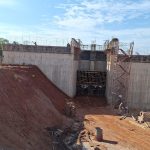 Obras Hidroelétrica Chapadão - situada no km 135,5 a partir da foz do rio Indaiá Grande, sendo que sua barragem estará localizada nos municípios de Cassilândia/MS (lado esquerdo) e Chapadão do Sul/MS (lado direito)