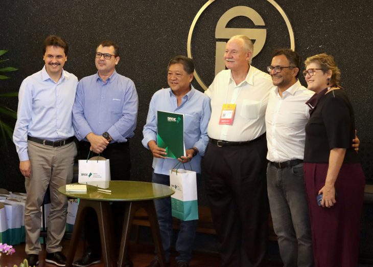 BRDE formaliza mais de R$ 77 milhões em novos contratos de financiamento durante ExpoLondrina.
