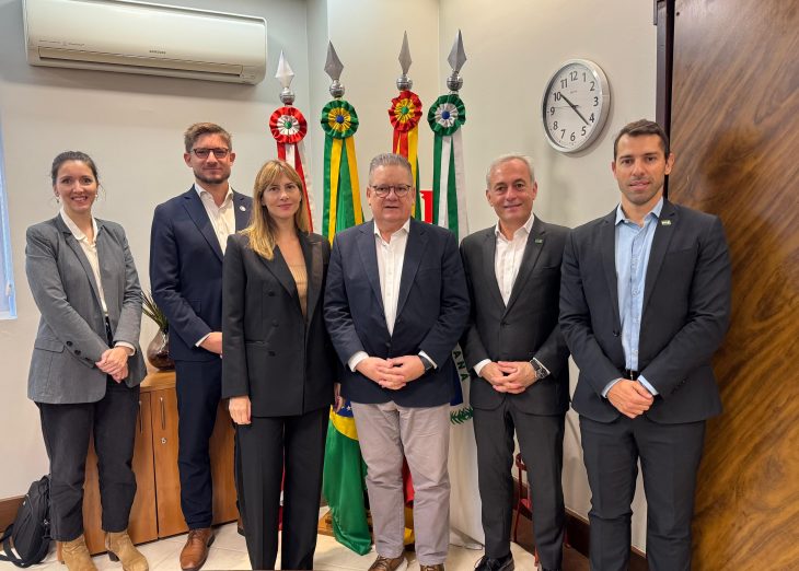 Diretores do BRDE recebem visita da cônsul-geral da França